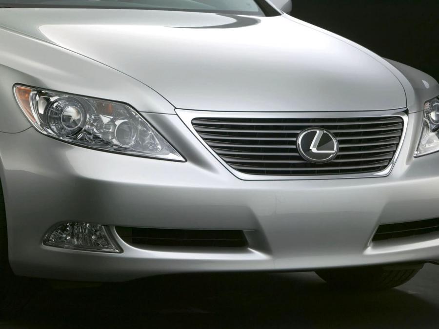  Lexus LS460 L 2007 года  (фото 18 из 22)